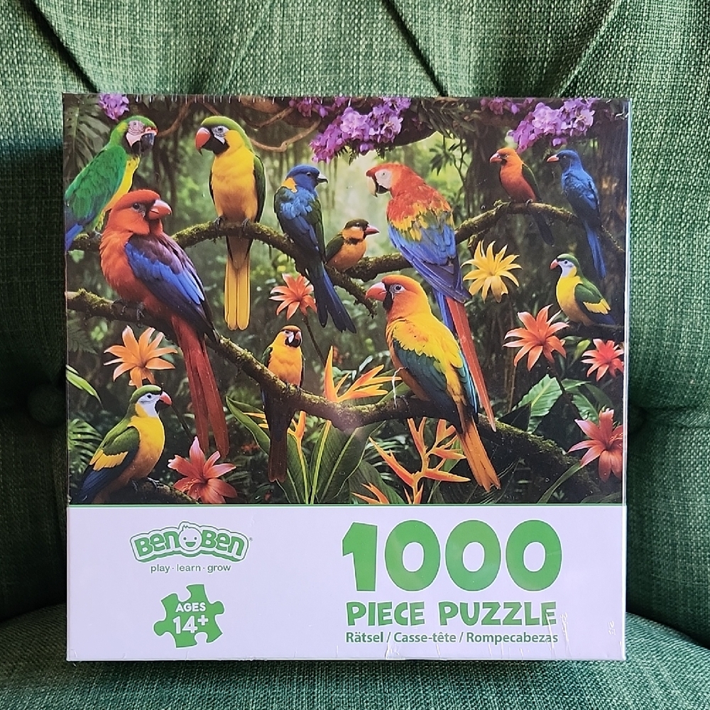 Colorful Parrot Paradise Puzzle - 1000 Pieces